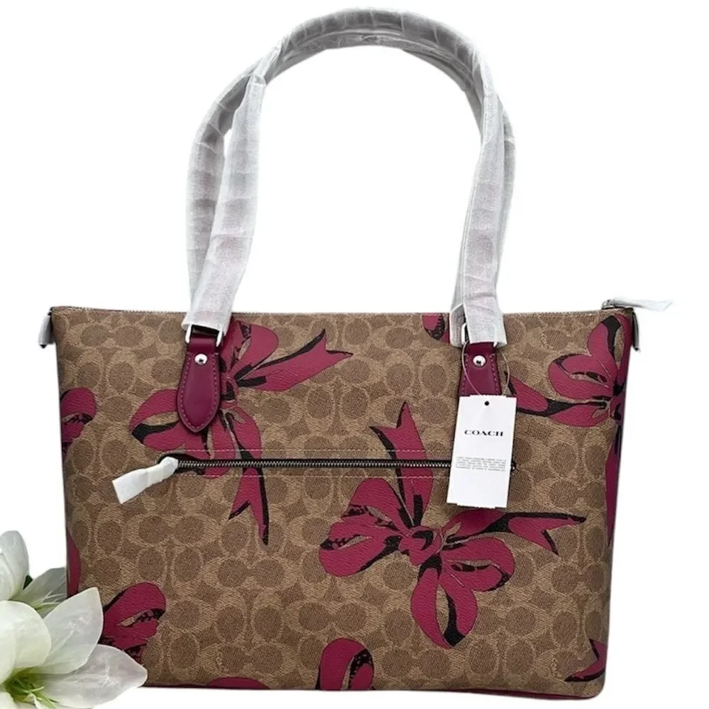 Coach Gallery Tote Bag In Signature Canvas With Bow Print Purse